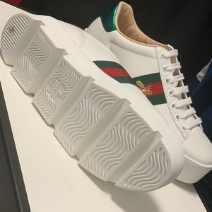 GUCCI ACE EMBROIDERED PLATFORM SNEAKER